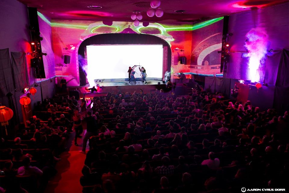 Live Movie Show